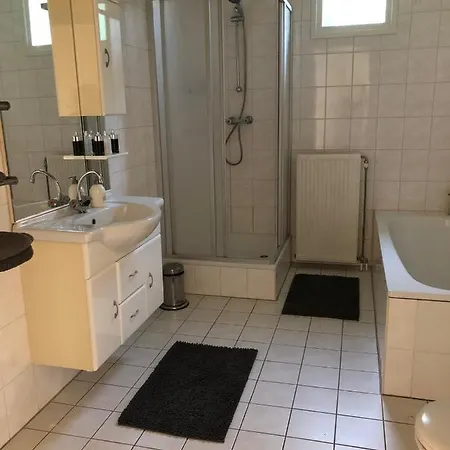 Casa de Férias Luxe Watervilla Met Eigen Aanlegsteiger Geschikt Voor Maximaal 6 Personen In Recreatiegebied De Gouden Ham In *