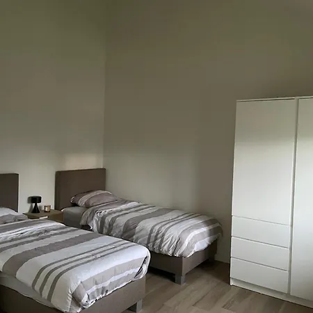 Feriehus Luxe Watervilla Met Eigen Aanlegsteiger Geschikt Voor Maximaal 6 Personen In Recreatiegebied De Gouden Ham In *