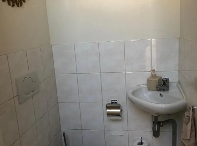 Luxe Watervilla Met Eigen Aanlegsteiger Geschikt Voor Maximaal 6 Personen In Recreatiegebied De Gouden Ham In