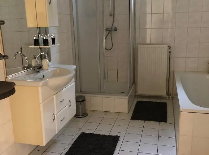 Casa de Férias Luxe Watervilla Met Eigen Aanlegsteiger Geschikt Voor Maximaal 6 Personen In Recreatiegebied De Gouden Ham In *