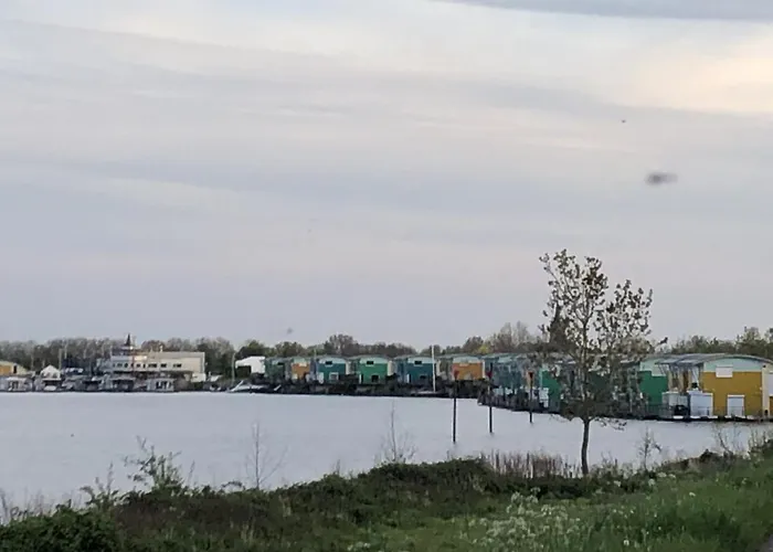 Luxe Watervilla Met Eigen Aanlegsteiger Geschikt Voor Maximaal 6 Personen In Recreatiegebied De Gouden Ham In Dom wakacyjny *