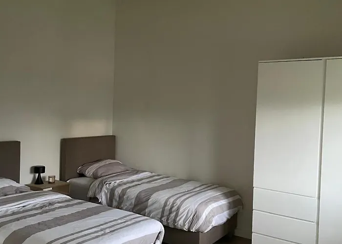 Feriehus Luxe Watervilla Met Eigen Aanlegsteiger Geschikt Voor Maximaal 6 Personen In Recreatiegebied De Gouden Ham In *