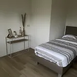 Semesterbostad Luxe Watervilla Met Eigen Aanlegsteiger Geschikt Voor Maximaal 6 Personen In Recreatiegebied De Gouden Ham In Maasbommel