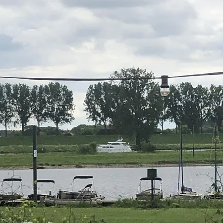 Luxe Watervilla Met Eigen Aanlegsteiger Geschikt Voor Maximaal 6 Personen In Recreatiegebied De Gouden Ham In 펜션 *