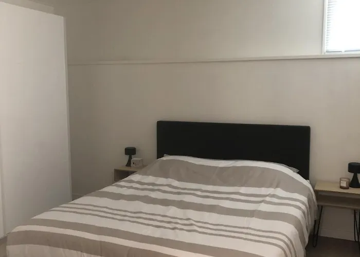 Semesterbostad Luxe Watervilla Met Eigen Aanlegsteiger Geschikt Voor Maximaal 6 Personen In Recreatiegebied De Gouden Ham In *